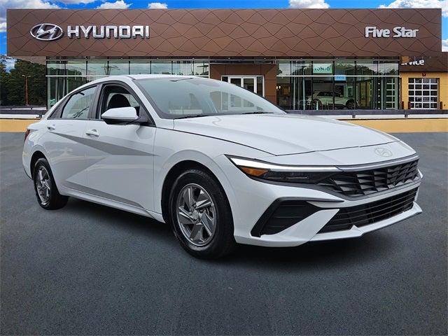 2025 Hyundai Elantra SE