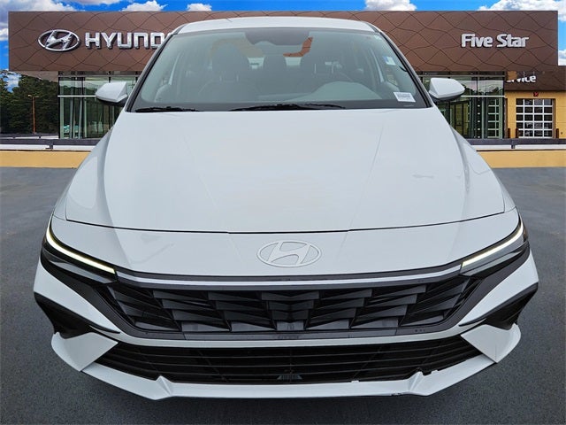 2025 Hyundai Elantra SE