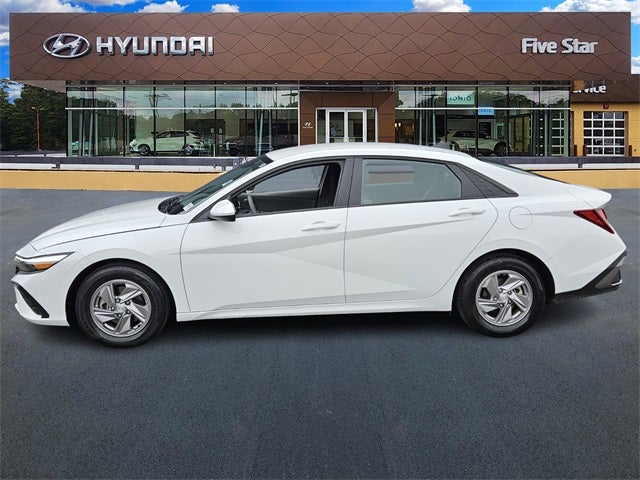 2025 Hyundai Elantra SE