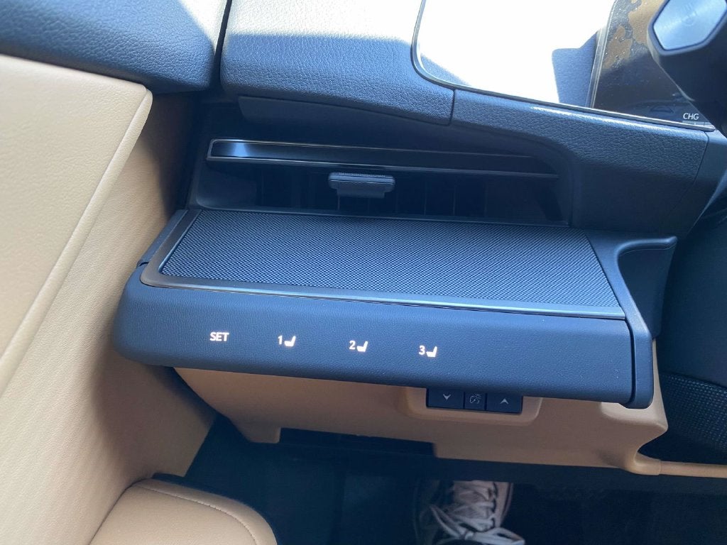 2026 Lexus ESe ES 350e PREMIUM