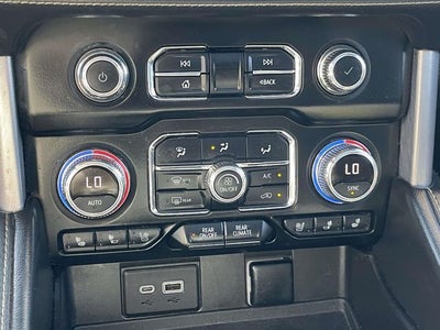 2022 GMC Yukon XL SLT
