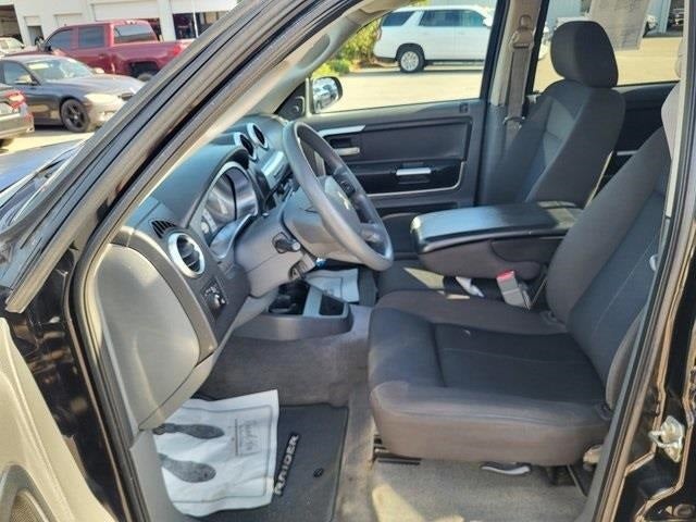 2007 Mitsubishi Raider LS