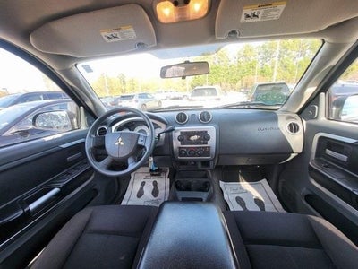 2007 Mitsubishi Raider LS