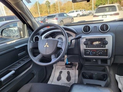 2007 Mitsubishi Raider LS