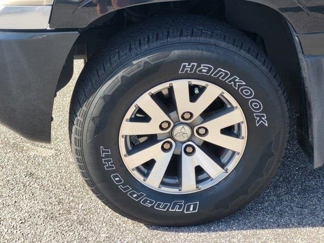 2007 Mitsubishi Raider LS