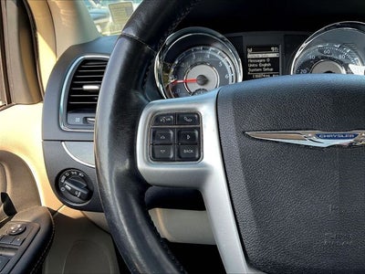 2016 Chrysler Town & Country Touring