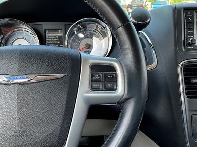 2016 Chrysler Town & Country Touring