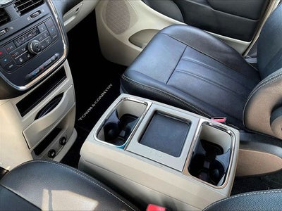 2016 Chrysler Town & Country Touring