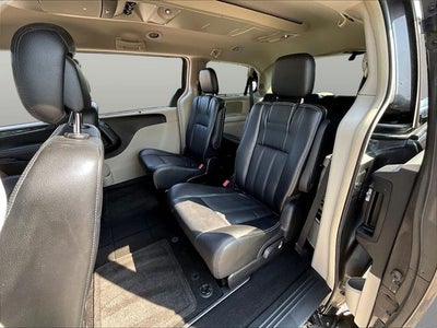 2016 Chrysler Town & Country Touring