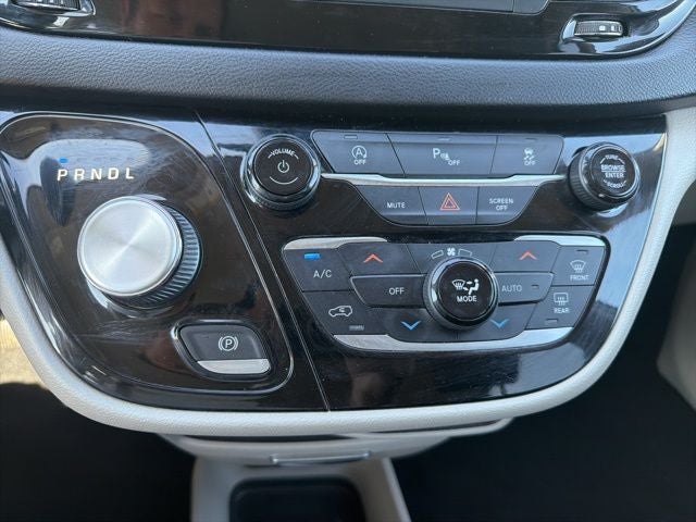 2020 Chrysler Pacifica Touring L