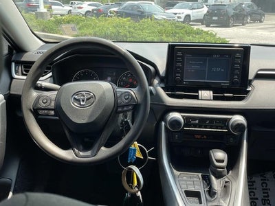 2020 Toyota RAV4 LE