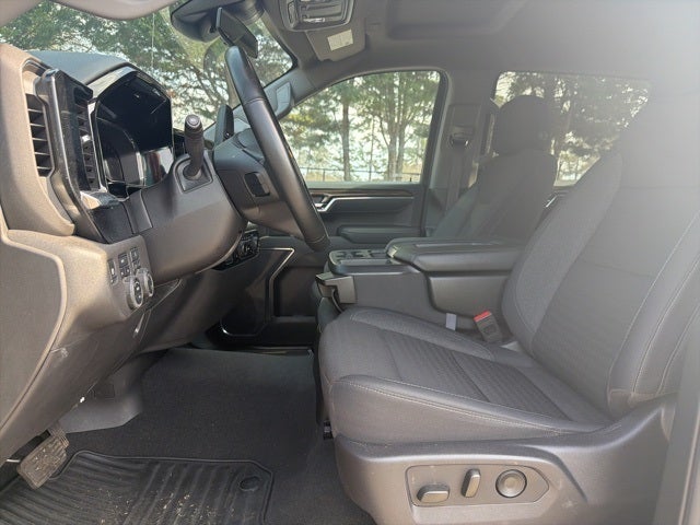 2025 Chevrolet Silverado 1500 LT LT1