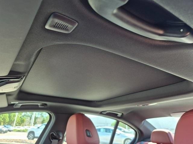 2025 BMW 3 Series 330i