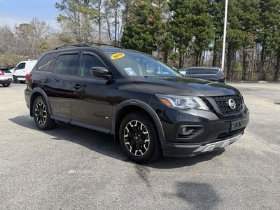 2019 Nissan Pathfinder SV