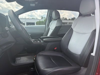 2025 Toyota Sienna XSE 7 Passenger