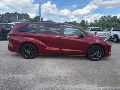 2025 Toyota Sienna XSE 7 Passenger