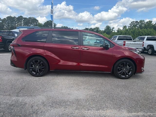 2025 Toyota Sienna XSE 7 Passenger