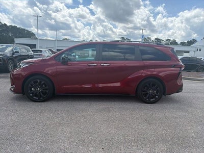 2025 Toyota Sienna XSE 7 Passenger