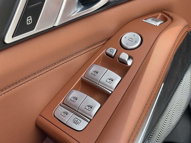 2025 BMW X7 M60i