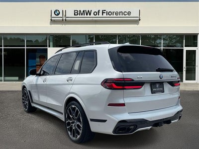 2025 BMW X7 M60i
