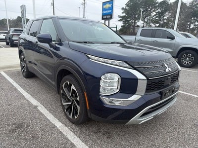 2024 Mitsubishi Outlander Base