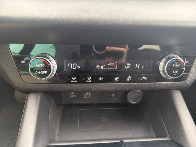 2024 Mitsubishi Outlander Base