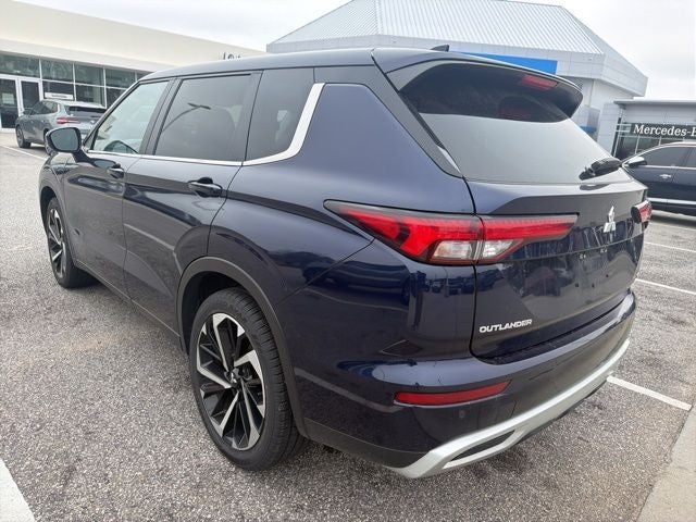 2024 Mitsubishi Outlander Base