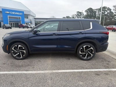2024 Mitsubishi Outlander Base