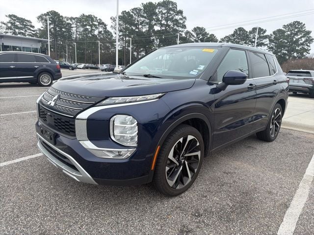 2024 Mitsubishi Outlander Base