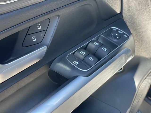 2025 Mercedes-Benz GLB GLB 250