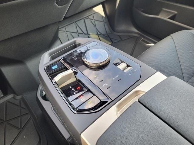 2026 BMW iX xDrive60