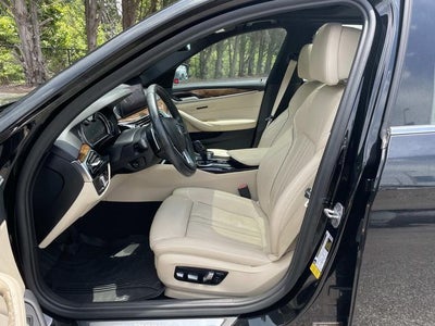 2019 BMW 5 Series 530i