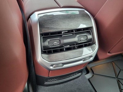 2025 BMW i7 eDrive50