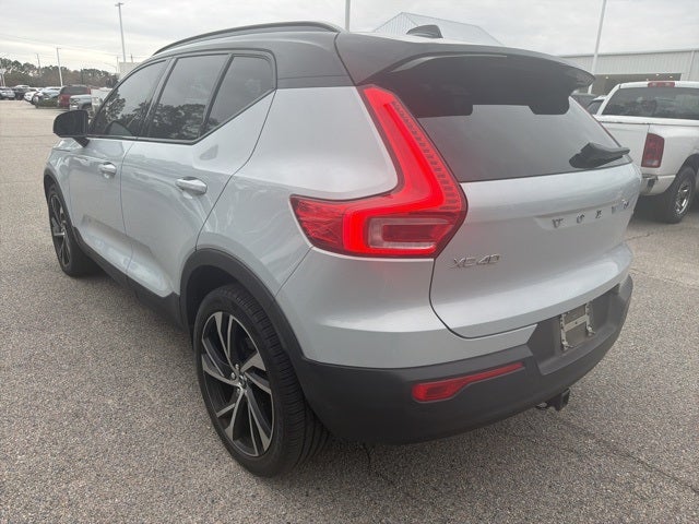 2022 Volvo XC40 R-Design