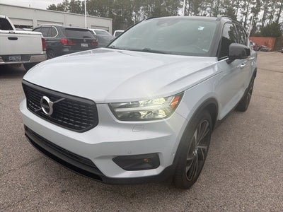 2022 Volvo XC40 R-Design