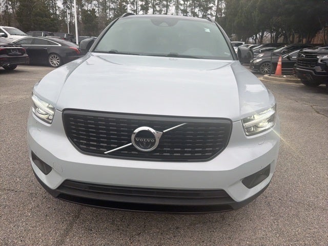 2022 Volvo XC40 R-Design