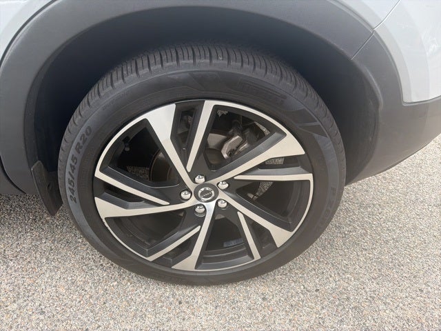 2022 Volvo XC40 R-Design