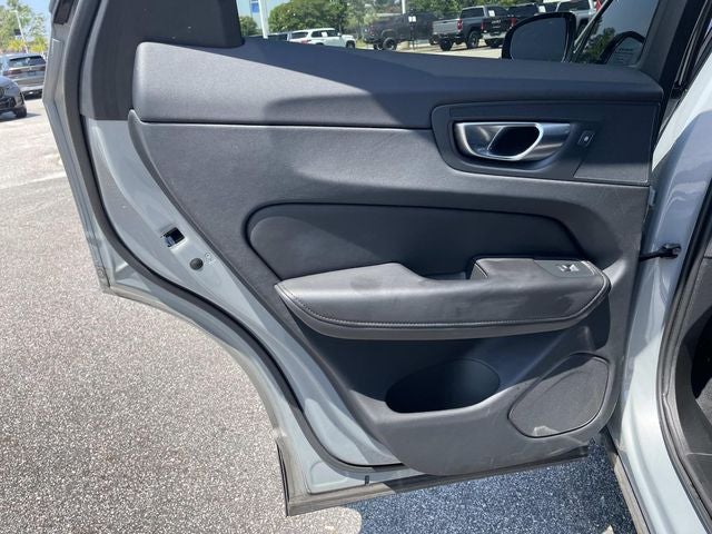 2024 Volvo XC60 B5 Plus Dark Theme
