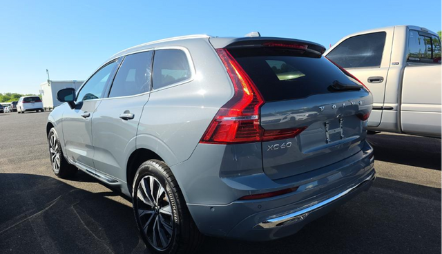 2024 Volvo XC60 B5 Plus Dark Theme