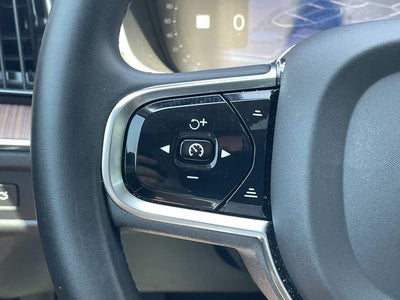 2024 Volvo XC60 B5 Plus Dark Theme
