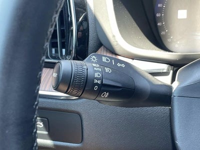 2024 Volvo XC60 B5 Plus Dark Theme