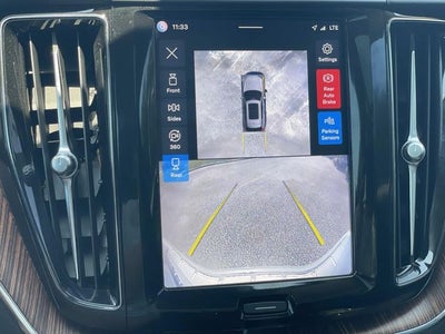 2024 Volvo XC60 B5 Plus Dark Theme