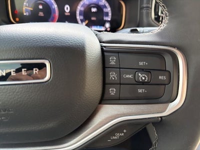 2025 Jeep Wagoneer Base