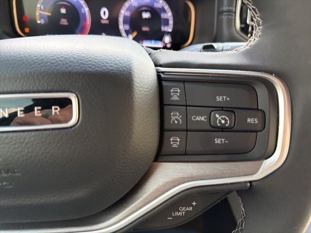 2025 Jeep Wagoneer Base