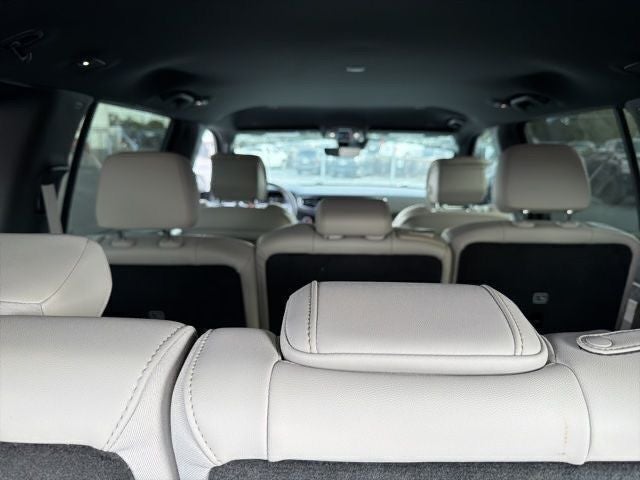 2025 Jeep Wagoneer Base