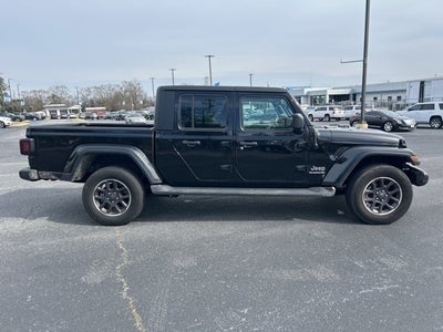 2022 Jeep Gladiator Overland