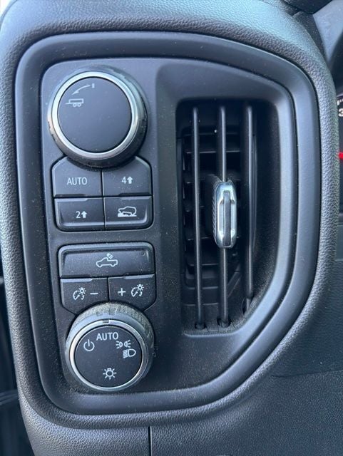 2022 Chevrolet Silverado 1500 LTD Custom Crew Cab 4WD