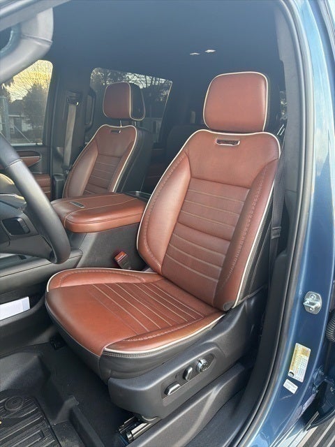 2025 GMC Sierra 2500HD Denali Ultimate Crew Cab 4WD