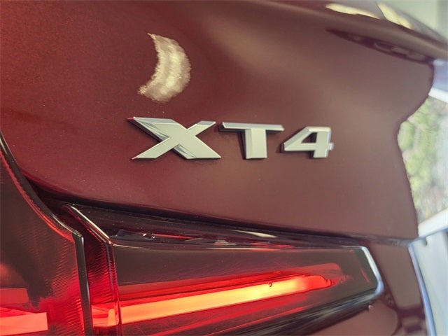 2024 Cadillac XT4 Luxury