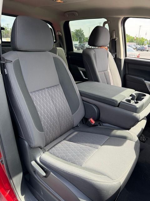 2022 Nissan Titan SV Crew Cab